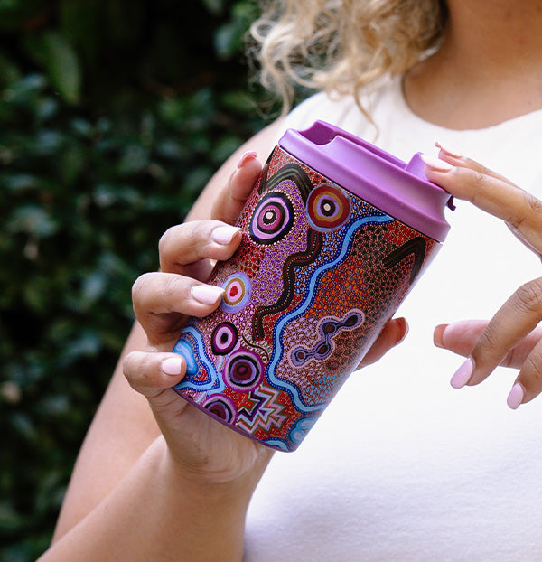 Travel mugs and tea flasks