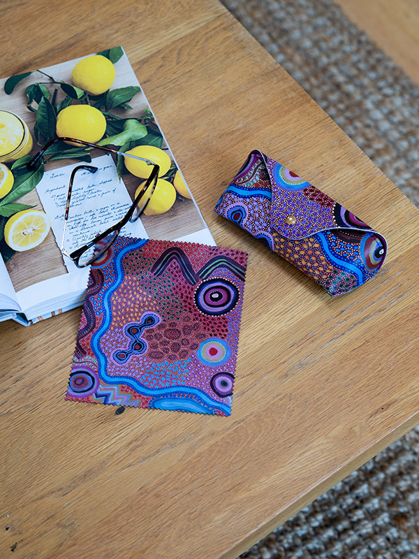 Aboriginal Our Country Glasses Case with Snap Button and Lens Cleaner Set