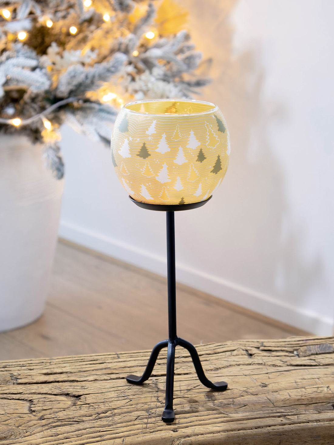 christmas tree tealight candle holder on cast iron stand